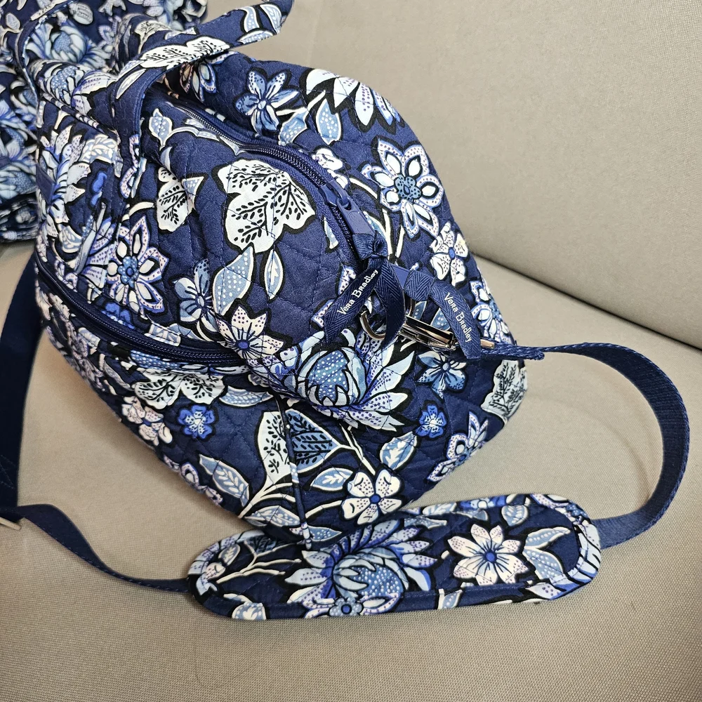 Vera Bradley Navy Blue Floral Quilted Travel Bag - Picture 4 of 16